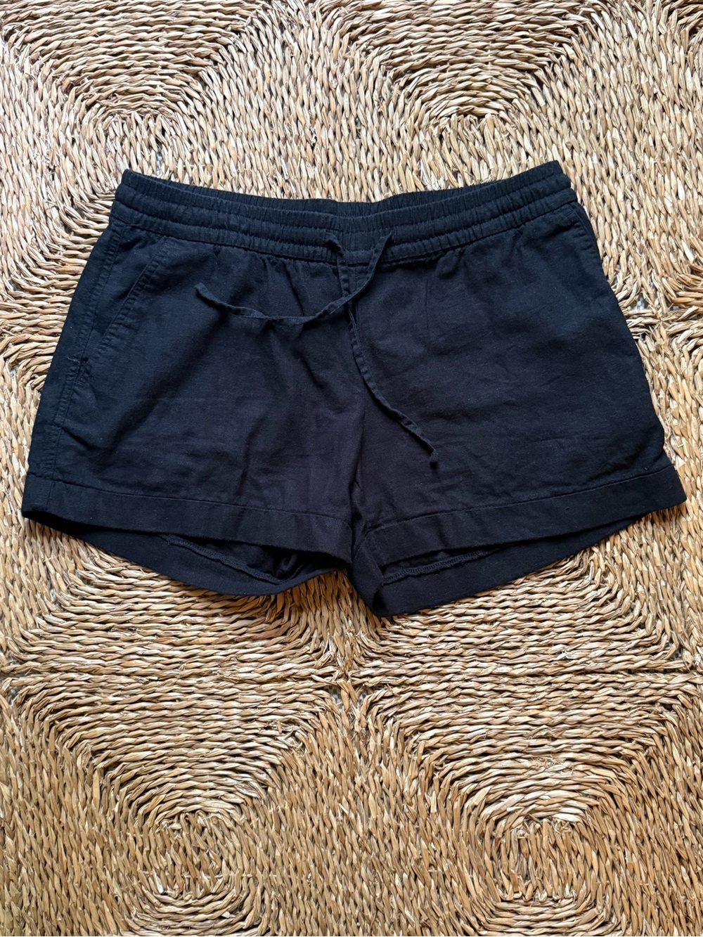 Old Navy Black Women's Linen Blend Drawstring Shorts